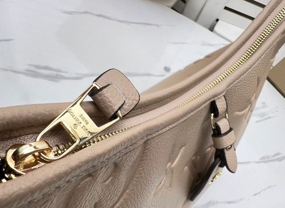 Louis Vuitton CarryAll PM Tote Bag In Creme Leather Design
