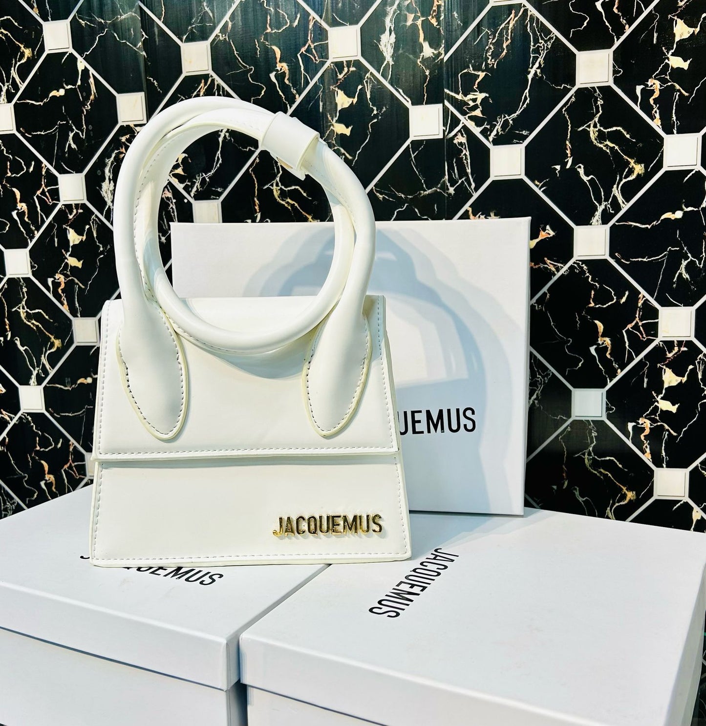 JAQUEMUS Le Chiquito Moyen Bag