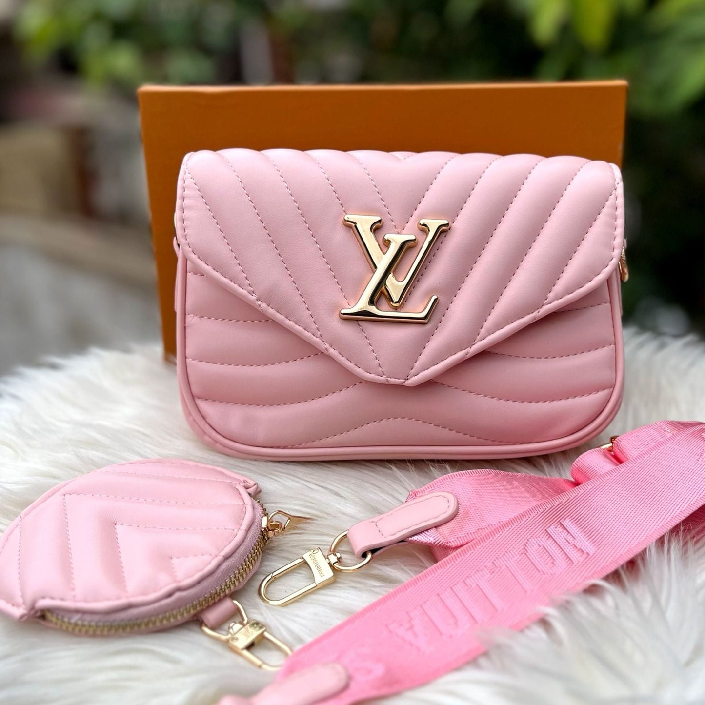 LOUIS VUITTON Wave Chain Bag PM