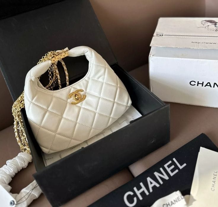 Chanel Hobo Quilted Hand Bag