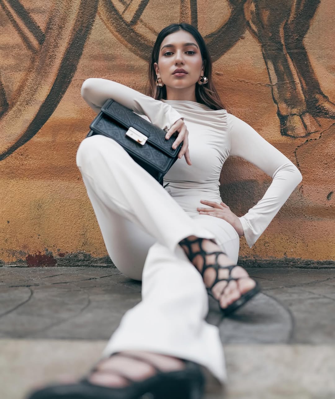 Tory Burch T Monogram Pebbled Leather Shoulder Bag (Black)