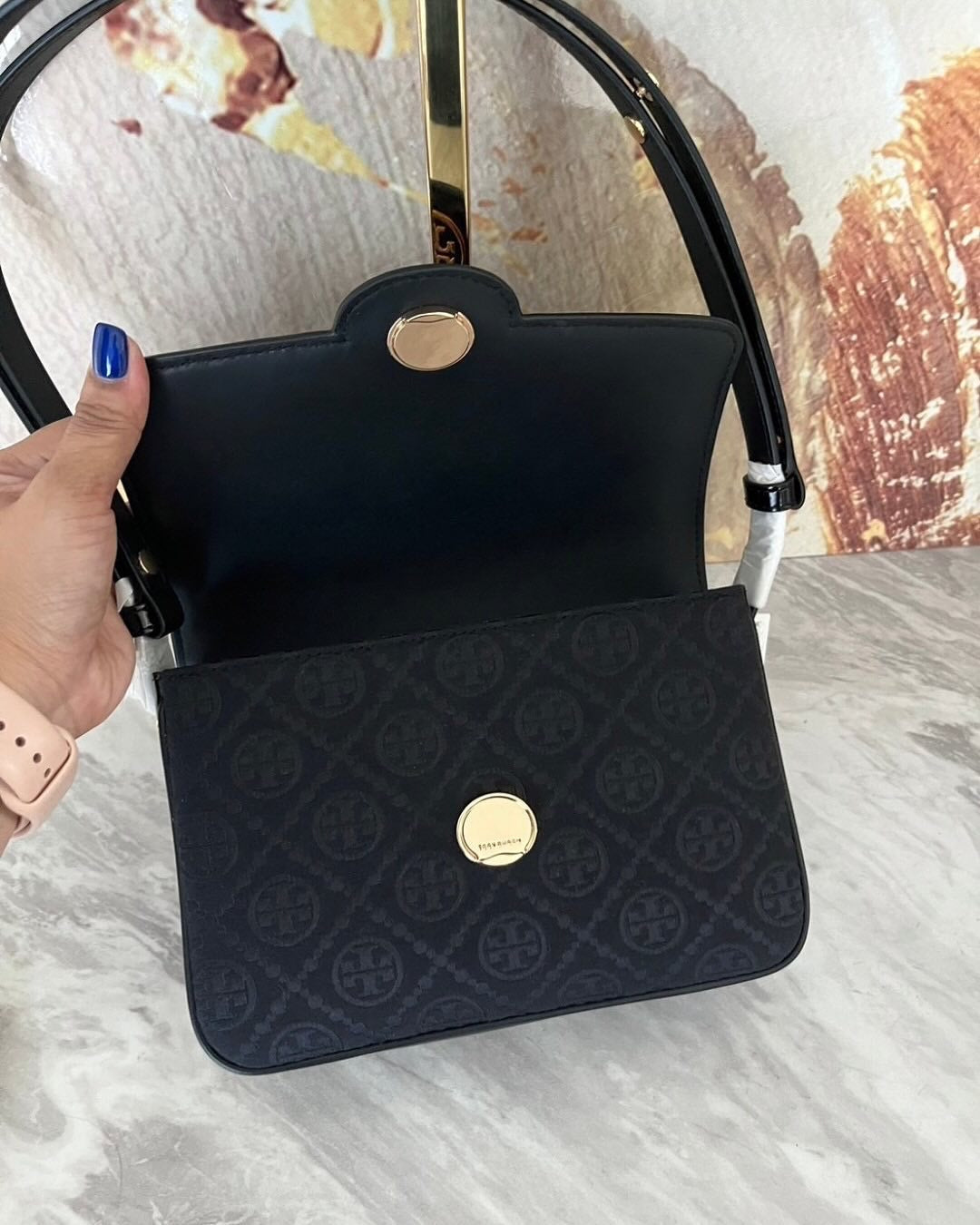 Tory Burch Robinson T Monogram Convertible Shoulder Bag in Black