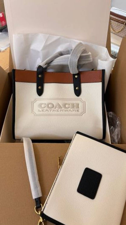 COACH Field Tote 30 in Brown Leatherware