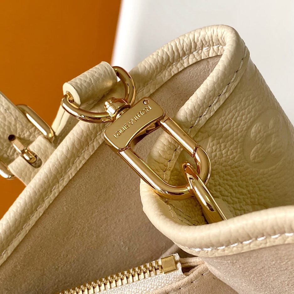 Louis Vuitton Babylone Tote PM in Creme