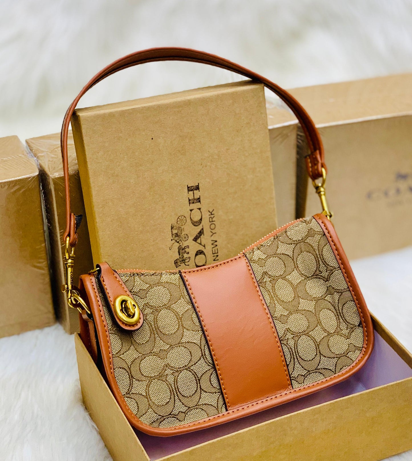 Coach Swinger In Signature Jacquard