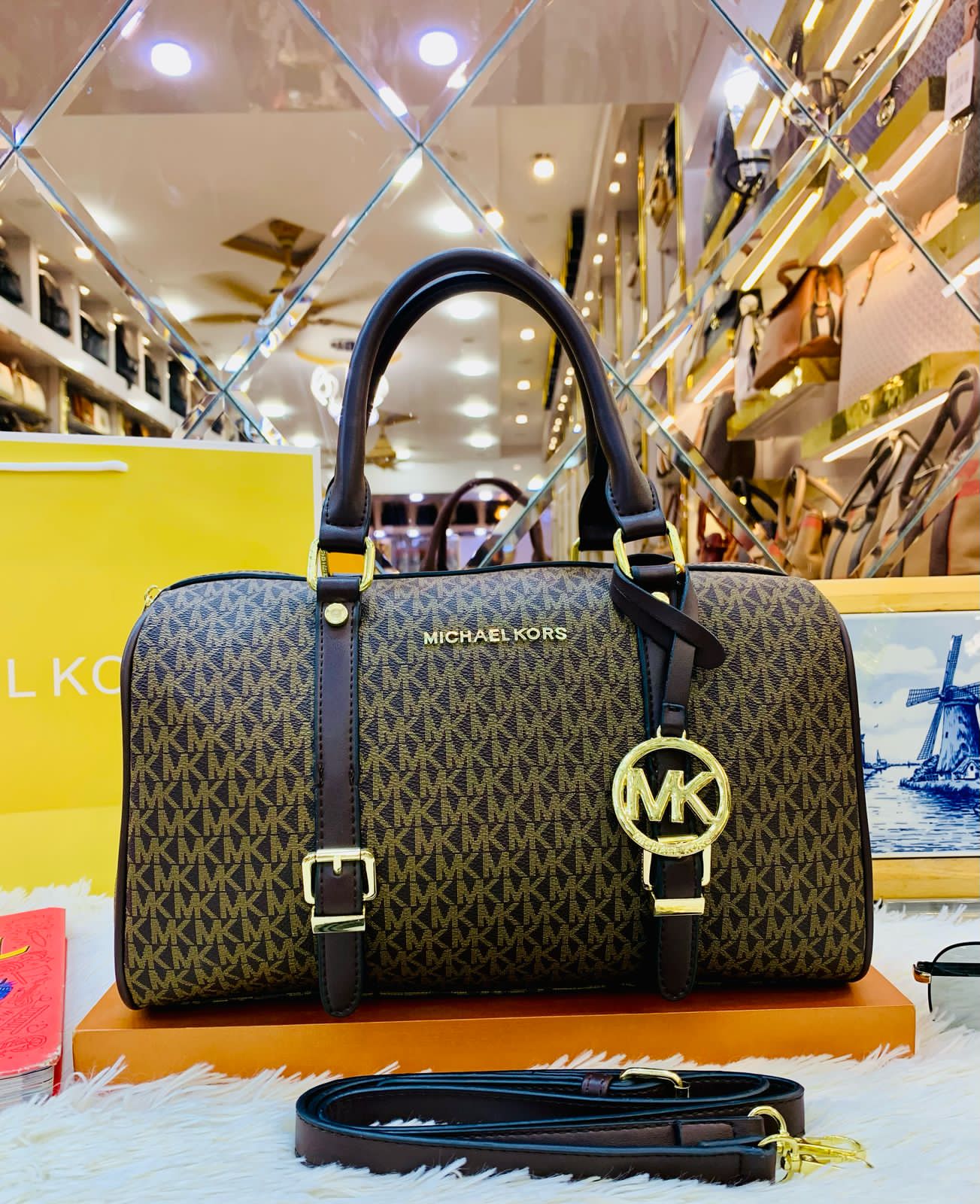 MICHAEL KORS Bedford Medium Hand Bag
