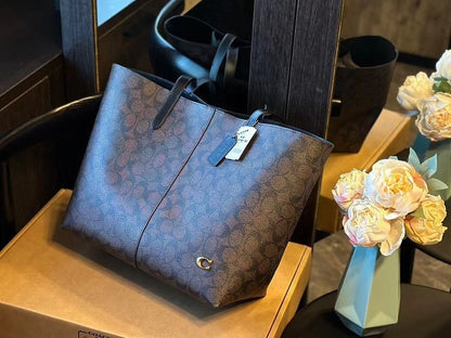 COACH North 32 Tote Bag