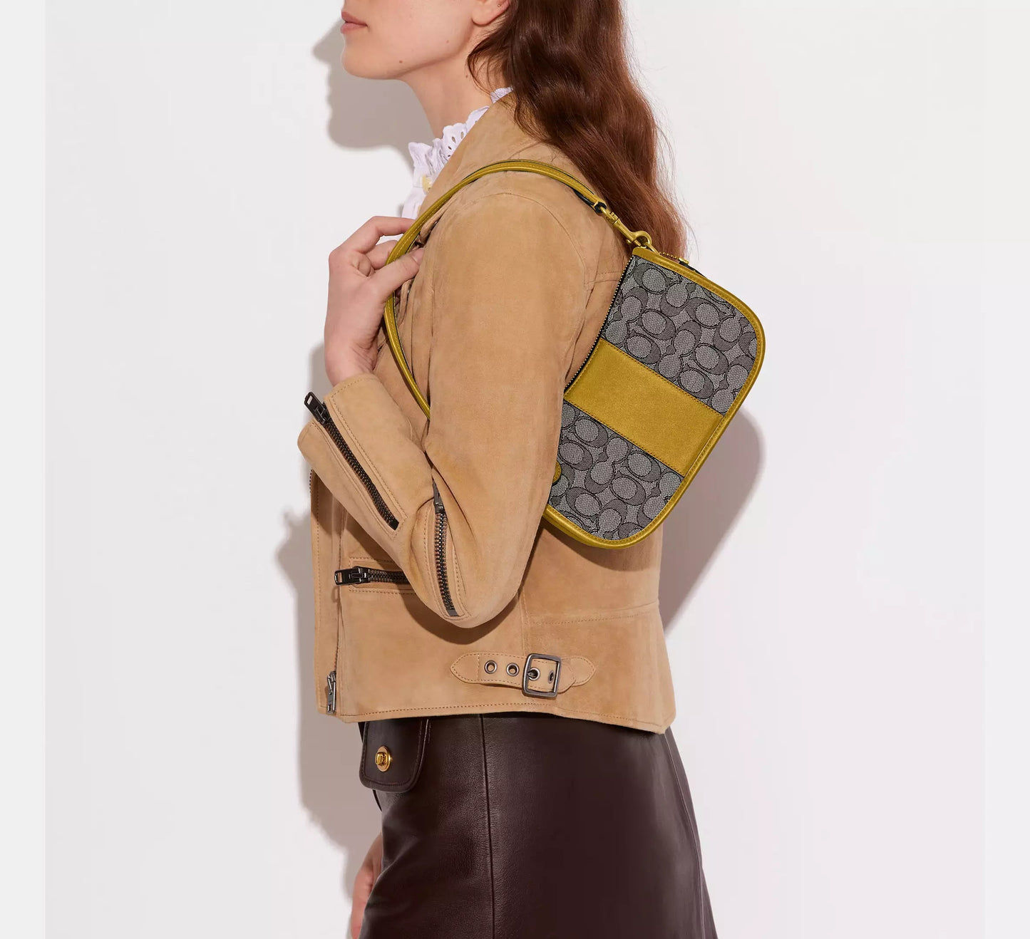 COACH Swinger In Signature Jacquard