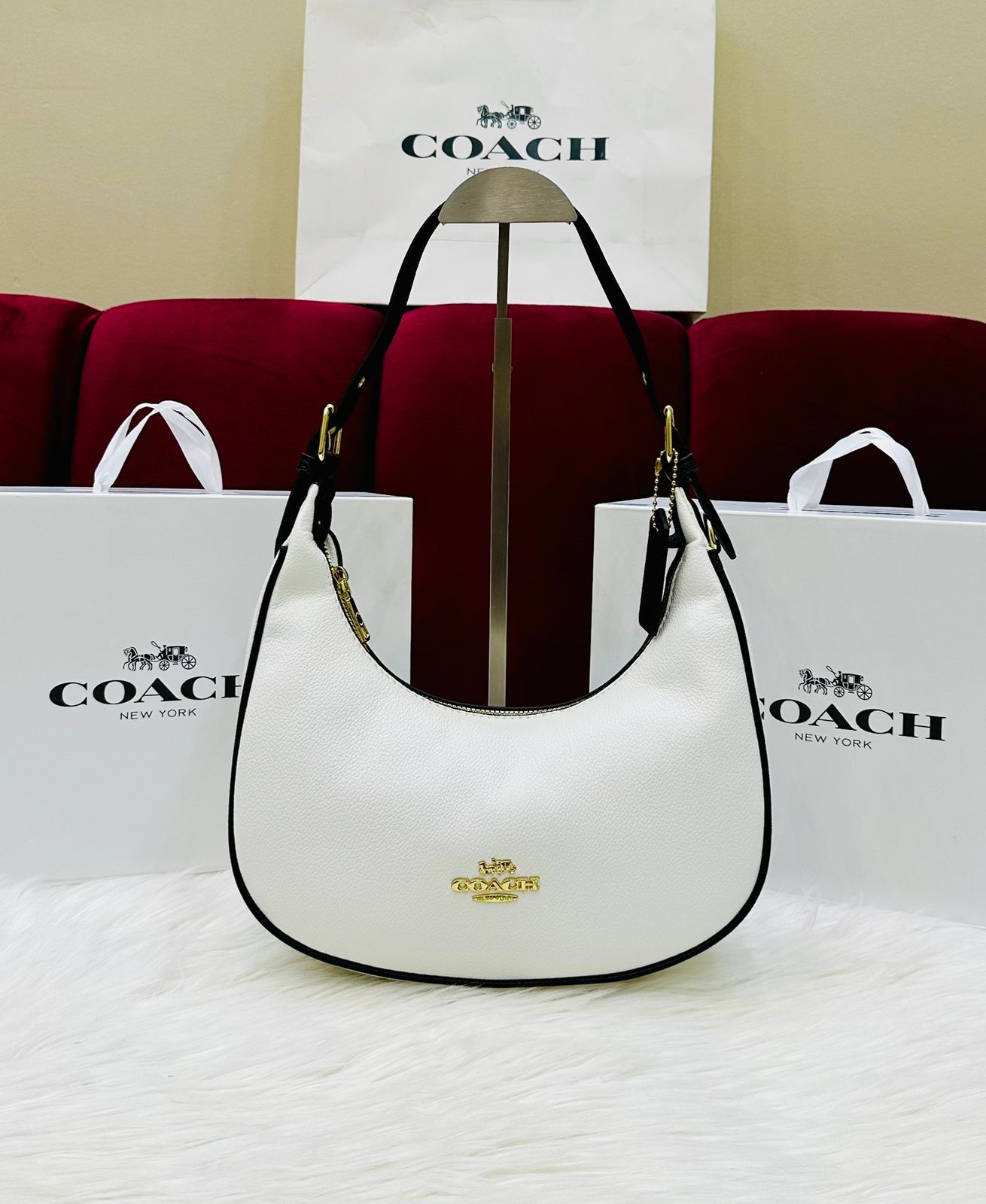 COACH Bailey Hobo Shoulder Bag Leather Design