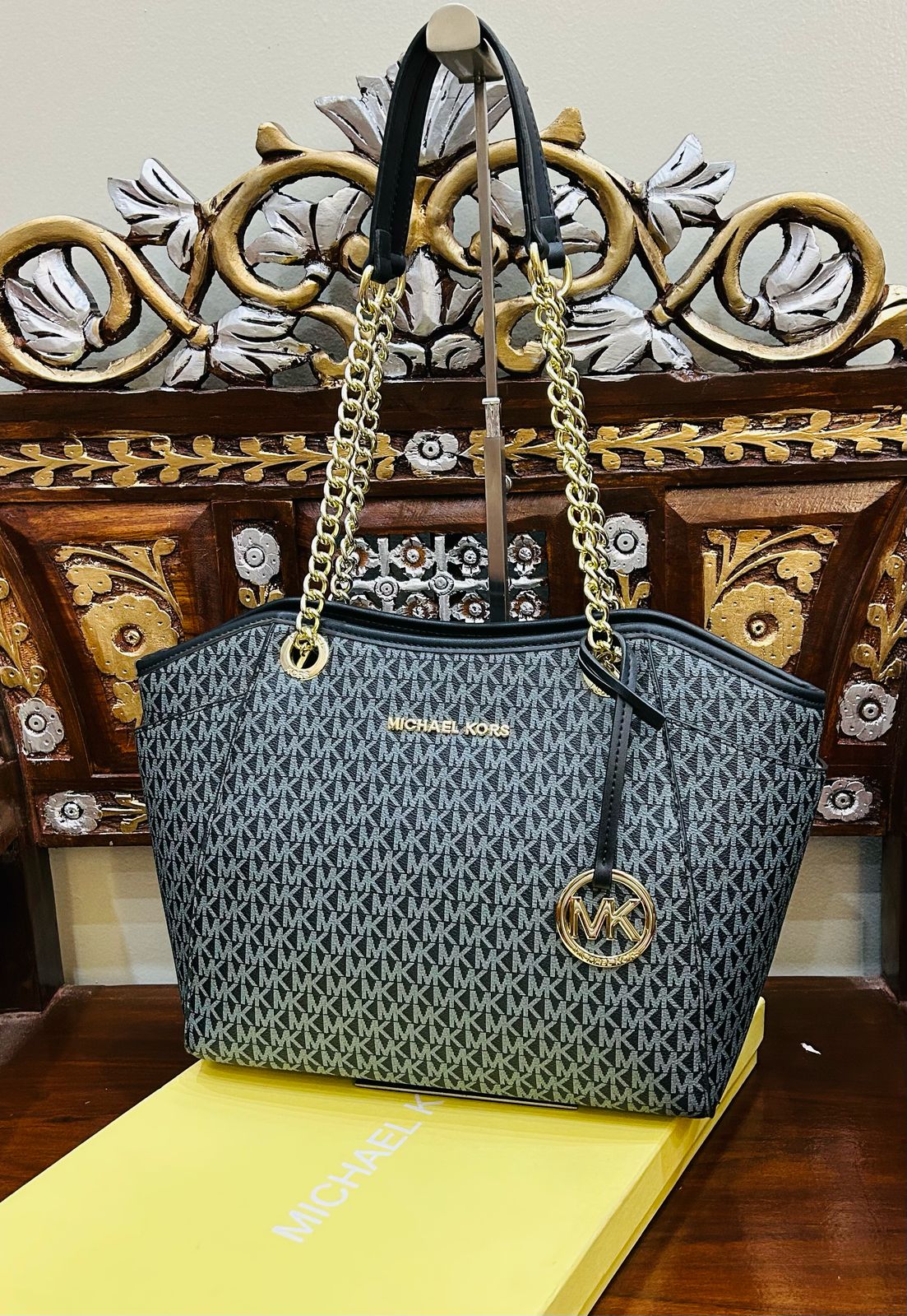 MICHAEL KORS Jet Set Large Chain Handle Tote Bag