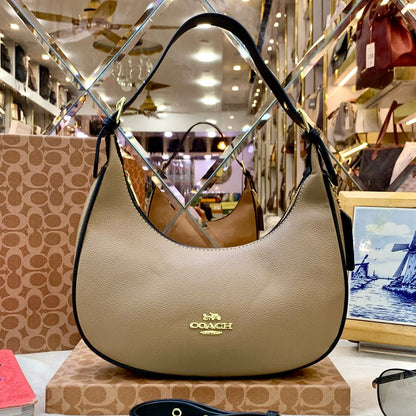 COACH Bailey Hobo Shoulder Bag Leather Design