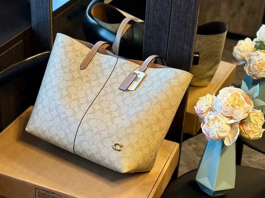COACH North 32 Tote Bag