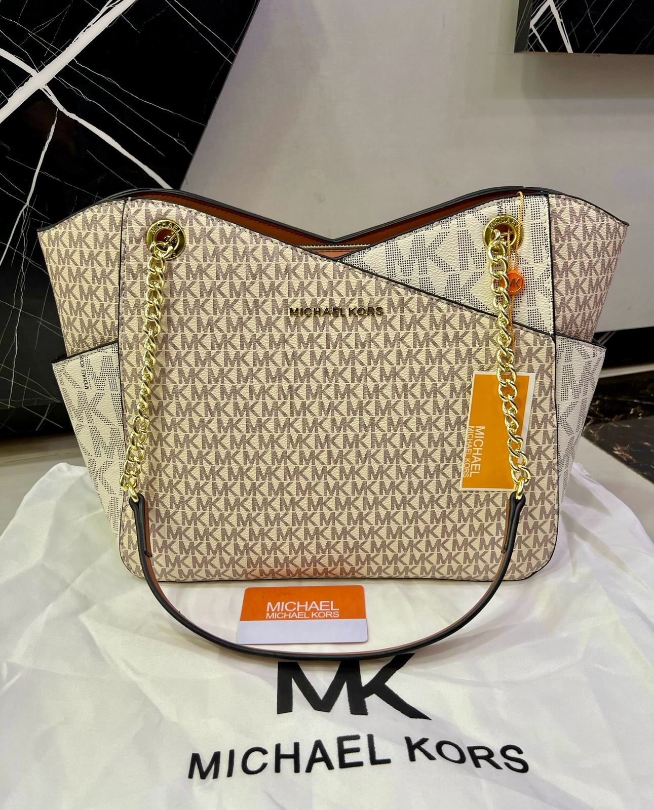 MICHAEL KORS Jet Set Tote Bag