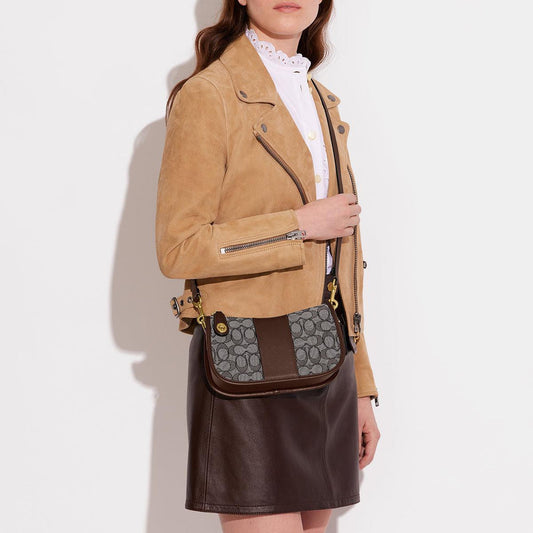 COACH Swinger In Signature Jacquard