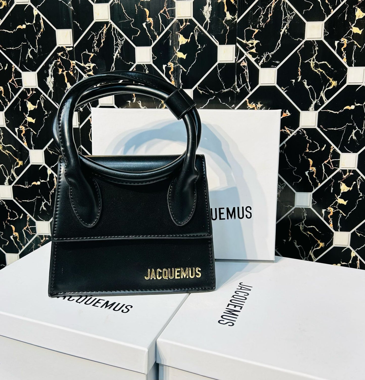 JAQUEMUS Le Chiquito Moyen Bag