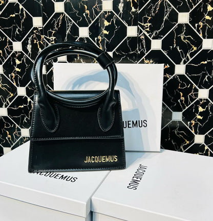 JAQUEMUS Le Chiquito Moyen Bag